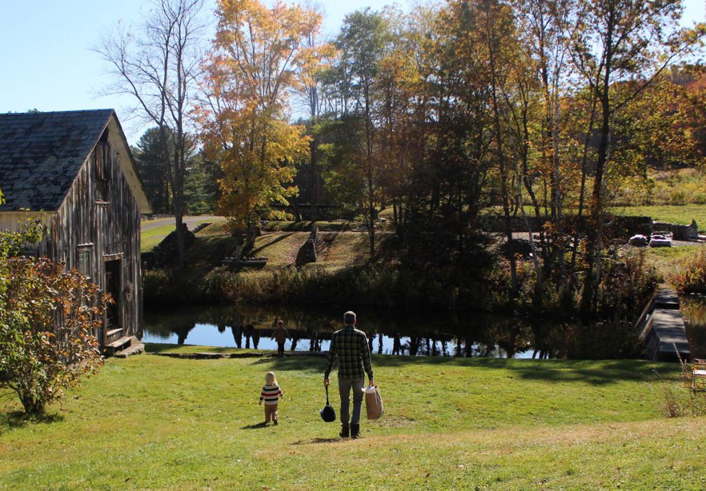 Heading on picnic and apple tasting at Scott Farm Orchard Dummerston, VT